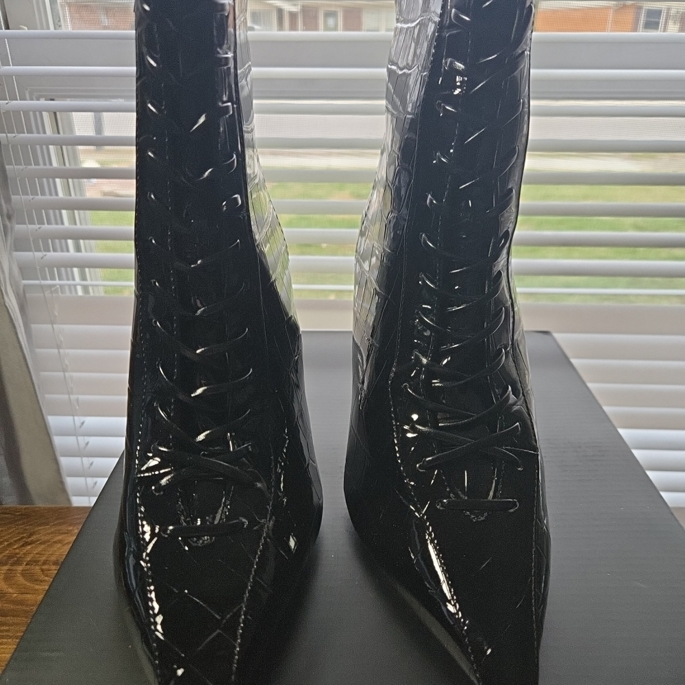 INC International Concepts Glossy Black Lace-Up Boots Size 8.5 M New In Box .